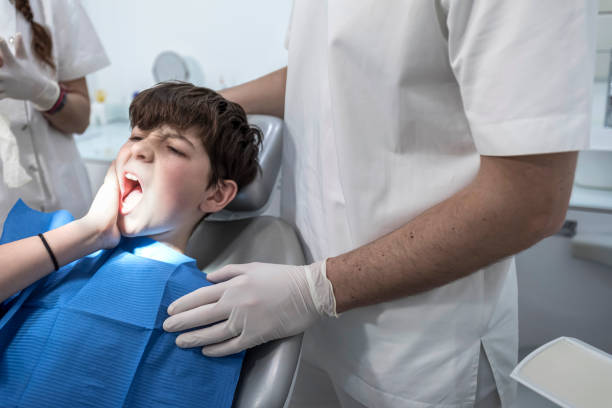Best Emergency Tooth Extraction in Coloma, MI